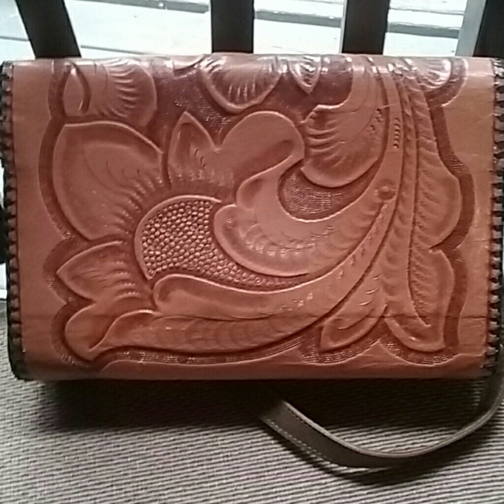 Vintage hand tooled purse - Picture 3 of 8